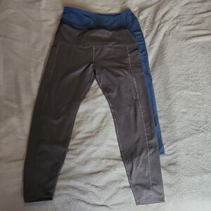 Bundle Of 2 Women's L Leggings in Charcoal and Blue